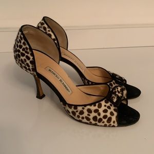 MANOLO BLAHNIK. Size 37.5. Leopard Print Suede Heels